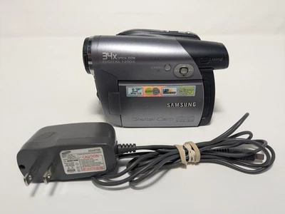 Samsung SCDC173C DVD Camcorder - Works Great W/Charger Cable - Image 1 of 4
