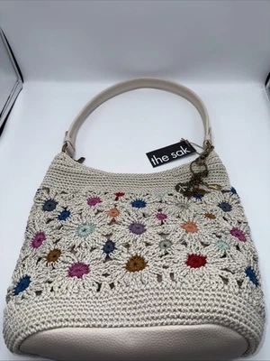Nuevo Bolso Hobo de Hombro The Sak Sequoia Crochet Natural Multi Flores.  Precio de venta sugerido por el fabricante 199 USD Foto 1 de 4