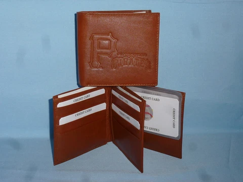 PITTSBURGH PIRATES   Leather BiFold Wallet    NEW    brown 4 + Cover