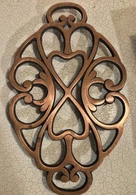 Pampered Chef Round Up From the Heart Hierro Fundido Tono Dorado Trivet Retirado 2009 Foto 1 de 4