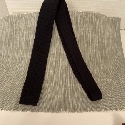 Corbata ajustada tejida cuadrada calcetín azul marino hecho en EE. UU. 100 % lana pura para hombre 56x2 Foto 1 de 4