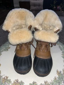 Crocs Stiefel AllCast Luxe II W Gr. 8 braun Leder Ente Kunstfellfutter Schnee Regen - Bild 1 von 16