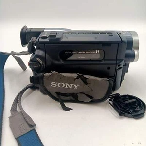 Sony Digital Handycam DCR-TRV140 .5MP - Picture 1 of 7