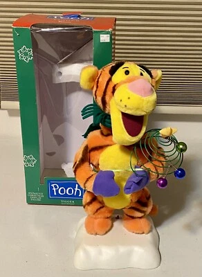 Figura de Peluche De Colección Telco Motionette Navidad Disney Winnie The Pooh Tigger Funciona Foto 1 de 4
