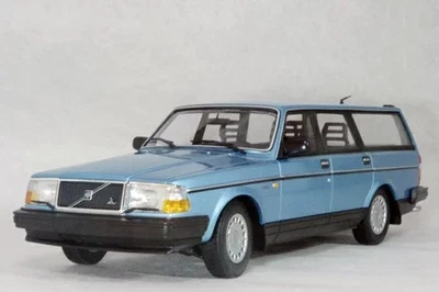 MINICHAMPS 1/18 Volvo 240 GL Break 1986 modello pressofuso blu metallizzato - Immagine 1 di 3