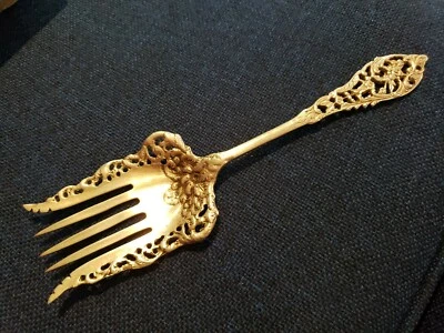 Antiguo tenedor buffet de plata de ley firmado de 11" perforado con flores   Foto 1 de 4