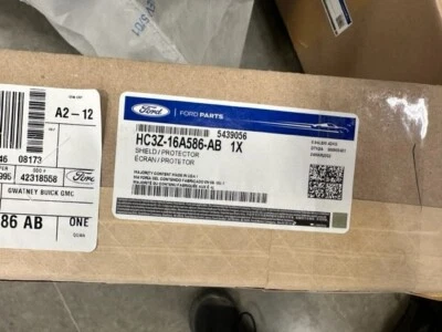 Protector contra salpicaduras izquierdo FORD OEM 17-18 F-350 Super Duty-Mud Flap HC3Z16A586AB Foto 1 de 3