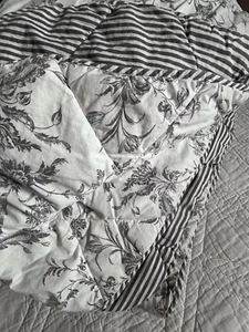 IKEA KIRSKAL Comforter White Black Floral Ticking Stripe Reversible KING 104x92 - Picture 1 of 9