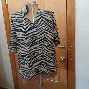 Neu mit Etikett Iman Global schickes Top Tunika Zebra Tiermotiv Wickeloptik, schulterfrei S - Bild 1 von 7