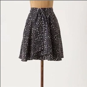 ANTHROPOLOGIE Lil' Diamond Sky Silk Grey Navy Blue White Printed Mini Skirt 12 - Picture 1 of 9