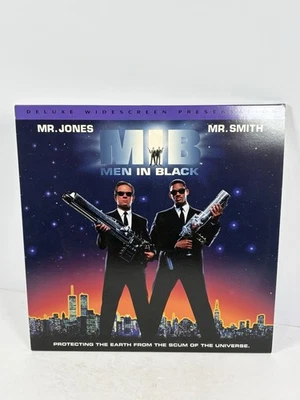 Men In Black (Laserdisc, 1997) MIB THX Deluxe Widescreen 2 Disc Laser Disc - image 1 of 4