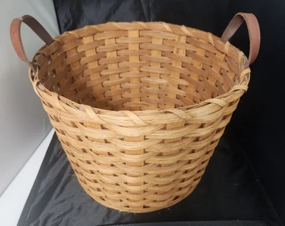 BASKET Michigan Amish Hand Woven Rattan Kitchen Display Signed by maker 9 YO - Image 1 of 4