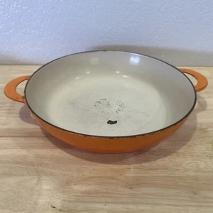 Sartén redonda de hierro fundido naranja Le Creuset #30, sin tapa - Usada - Imagen 1 de 8