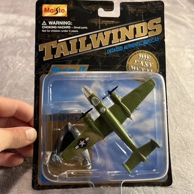 Maisto Tailwinds Aircraft B-25J Mitchell Bomber - Image 1 of 4