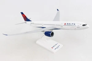 MODELO SKYMARKS (SKR984) DELTA A330-900NEO ESCALA 1:200 CON EXPOSITOR - Imagen 1 de 7