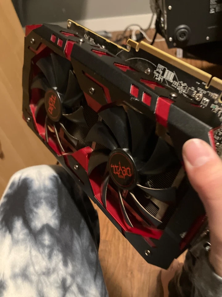 PowerColor Red Devil Radeon RX 580 8 GB GDDR5 funciona bien con juegos como Fortnite Foto 1 de 1