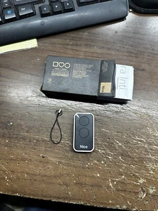 Radiocomando Telecomando Nice Era Inti rolling code 2 tasti Nero - Foto 1 di 3