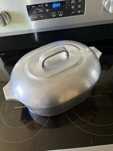 MAGNALITE 8 QUART OVAL ALUMINUM ROASTER DUTCH OVEN + TRIVET very nice ! - Picture 1 of 9