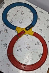 Juego de coches de cuerda Distler con pista de coches zona de Estados Unidos Alemania años 40 vintage - Imagen 1 de 20