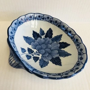 Maitland Smith Shell Shaped Trinket Dish Hand Made Painted Thailand Blue White - Picture 1 of 5