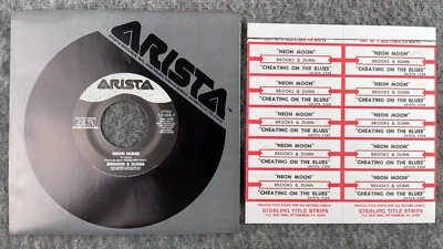 BROOKS & DUNN Neon Moon / Cheating On The Blues 45 Arista 12388-7 UNPLAYED +ts - Image 1 of 4