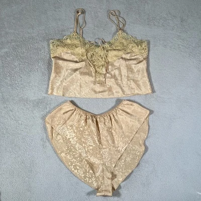 Conjunto de lencería vintage Victoria's Secret etiqueta dorada cami y pantalones cortos de encaje satinado Foto 1 de 4
