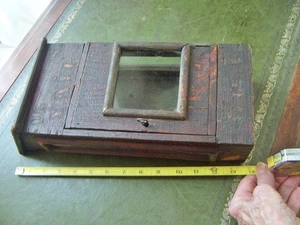 antiker Wandbriefkasten mit Holzverschluss Original Adirondack Glasfront USA Staaten - Bild 1 von 12
