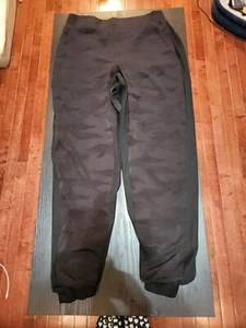 Women's ATHLETA *Black Label* BROOKLYN LINED CAMO JOGGER sz 6 - Picture 1 of 4