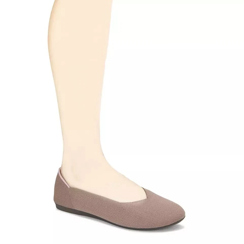 JSport Ladies Size 10 Flat Knit Slip on Shoe Taupe