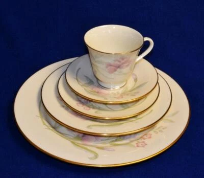 Service De Table 5 Pièces LENOX En Porcelaine Pastel FLORAL Modèle HEIRESS - Photo 1/3