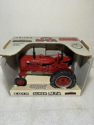 Tractor Farmall Super M-TA Ertl 1954, edición especial, diecast 1/16 EE. UU. Foto 1 de 4