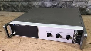 HP 8444A Hewlett Packard Tracking Generator HP, non testato, senza cavo di alimentazione, vintage - Foto 1 di 9