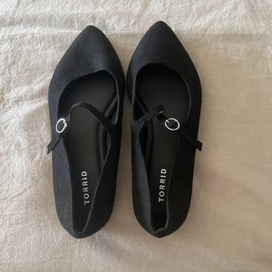 Torrid Black Mary Jane Flats Women’s Size 9.5 WW Wide Width Pointed Toe Shoes - Picture 1 of 7