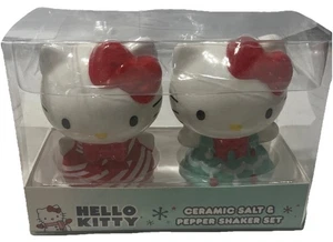 Hello Kitty Salz und Pfefferstreuer Keramik Weihnachten Neu - Bild 1 von 4