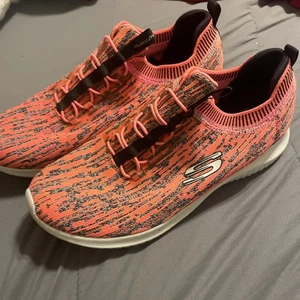 Sketchers Memory Foam Air Cooled Pink Gray Orange  Slip On Size Ladies 7 1/2 P O - Picture 1 of 9