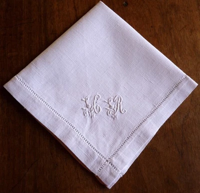 Serviette thé/Mouchoir ancien brodé en pur fil de lin monogramme fleur CR/Jour/7 - Photo 1/4