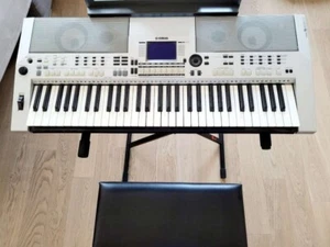YAMAHA PSR-S 550 Keyboard - Foto 1 di 3