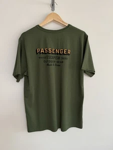 Camiseta Passenger “made To Roam” Cuello Redondo Verde Grande **EXCELENTE** - Imagen 1 de 11