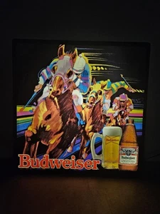 RARE VINTAGE 1987 BUDWEISER HORSE RACING LIGHTED BEER SIGN - 18" x 18" - Picture 1 of 11