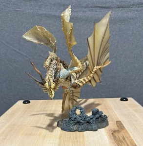 McFarlane Dragons series 3 Quest for Lost King Water Dragon Clan - Picture 1 of 4