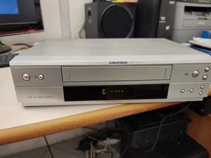Videoregistratore VHS Grundig Vivance GB 3200 VPS FUNZIONANTE LEGGERE - Foto 1 di 8