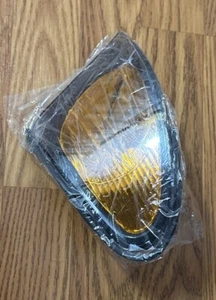 Right Corner Amber Parking Light Turn Signal For BMW 3 Series E46 325i 2002-2005 - Picture 1 of 5