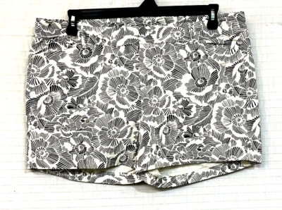 EUC Old Navy Pixie  Cotton Twill Stretch Shorts. Cuffed, White,Black  Floral 14 - Image 1 of 4