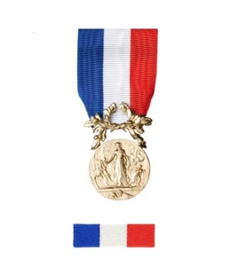 LOT MEDAILLE ET DIXMUDE COURAGE ET DEVOUEMENT BRONZE NEUVE EN ECRIN SAUVETAGE - Picture 1 of 1