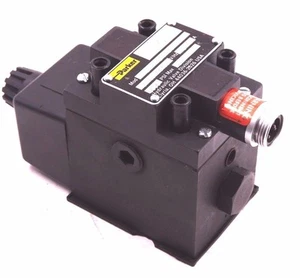NEW PARKER D3W4EVYC6 14 DIRECTIONAL CONTROL SOLENOID VALVE - Picture 1 of 3
