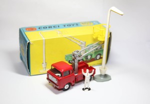 Corgi GS14 Hydrualic Tower Wagon With Lamp Standard In Original Box - Near Mint