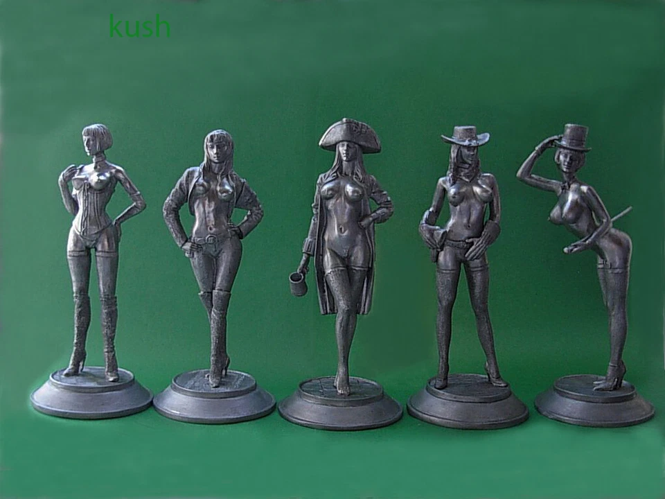 TIN FIGURINE PIN UP SEXY 120mm set 5 beautiful  girls.. - Image 1 of 1