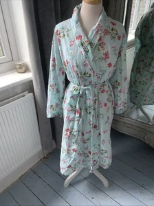 Cotton Dressing Gown Size M Floral Pattern - Picture 1 of 8