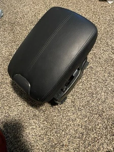 08-12 HONDA CROSSTOUR CENTER FLOOR CONSOLE ARMREST With Storage Compartment - Picture 1 of 8