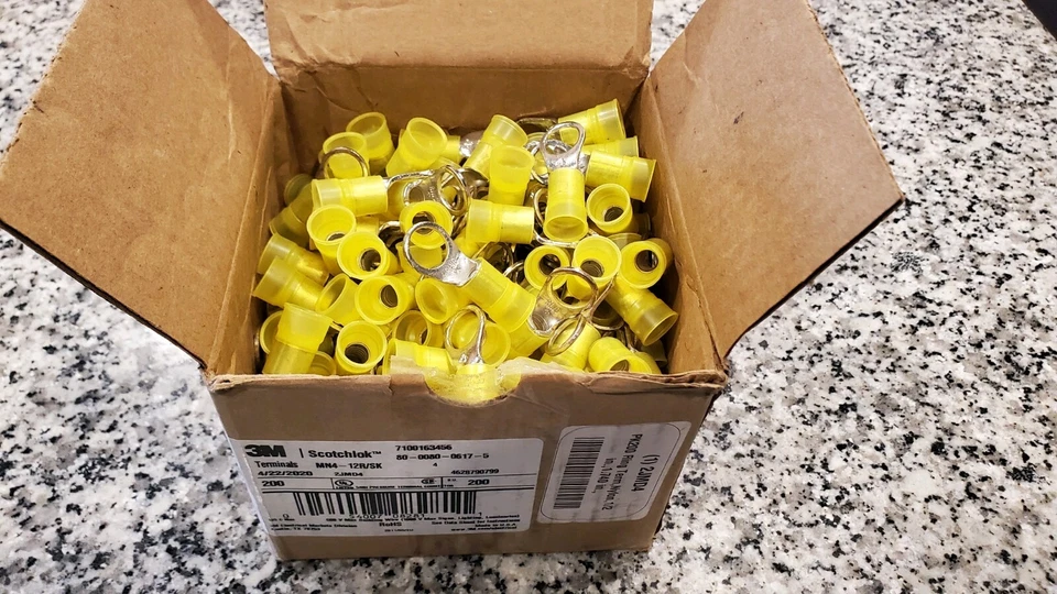 3M 7100163456 (MN4-12R/SK) 1/2" Ring Terminal / 4 AWG Nylon Yellow  - Pk Of 200  - Image 1 of 4